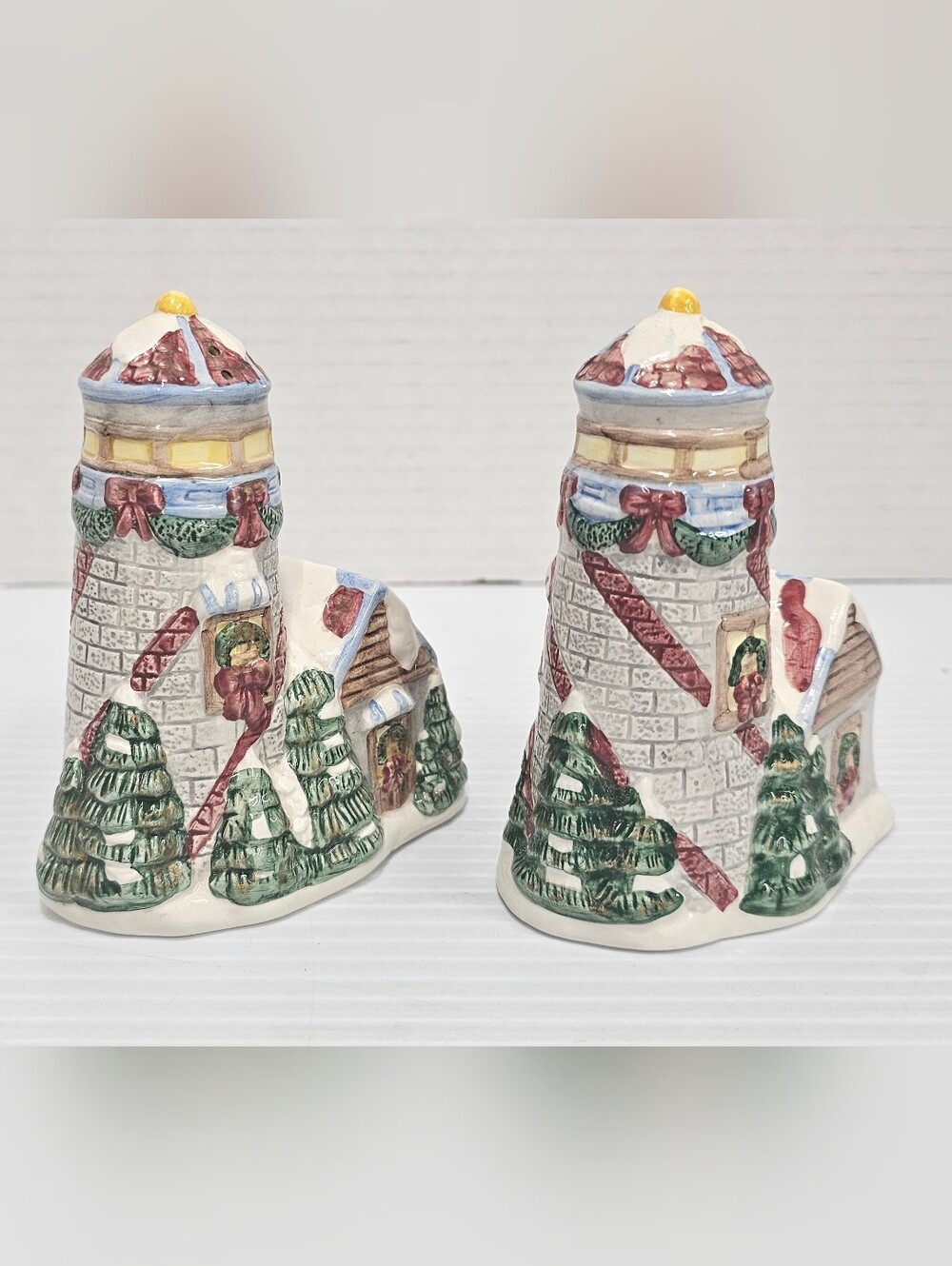 YH Winter Christmas Ceramic Lighthouse Salt & Pepper Shakers Vtg 1996 Complete